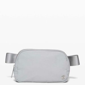 NWT Lululemon Everywhere Belt Bag in Grey/Silver 1L